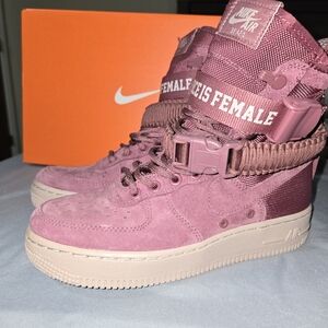Nike SF AF 1 Limited Edition size 6 never worn